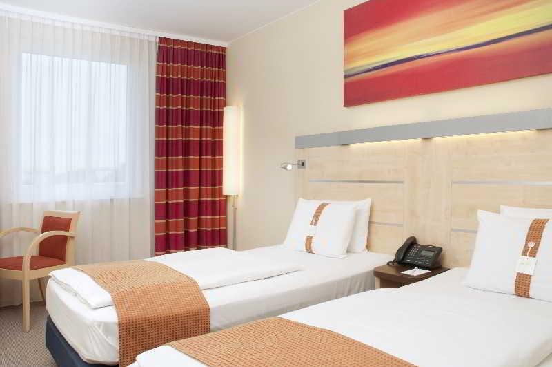 Holiday Inn Express Munich Airport Oberding Exterior photo