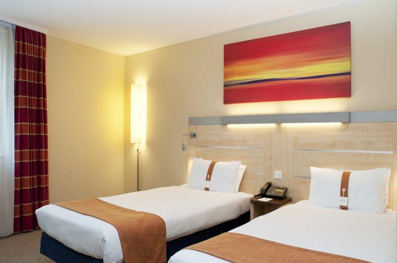 Holiday Inn Express Munich Airport Oberding Exterior photo