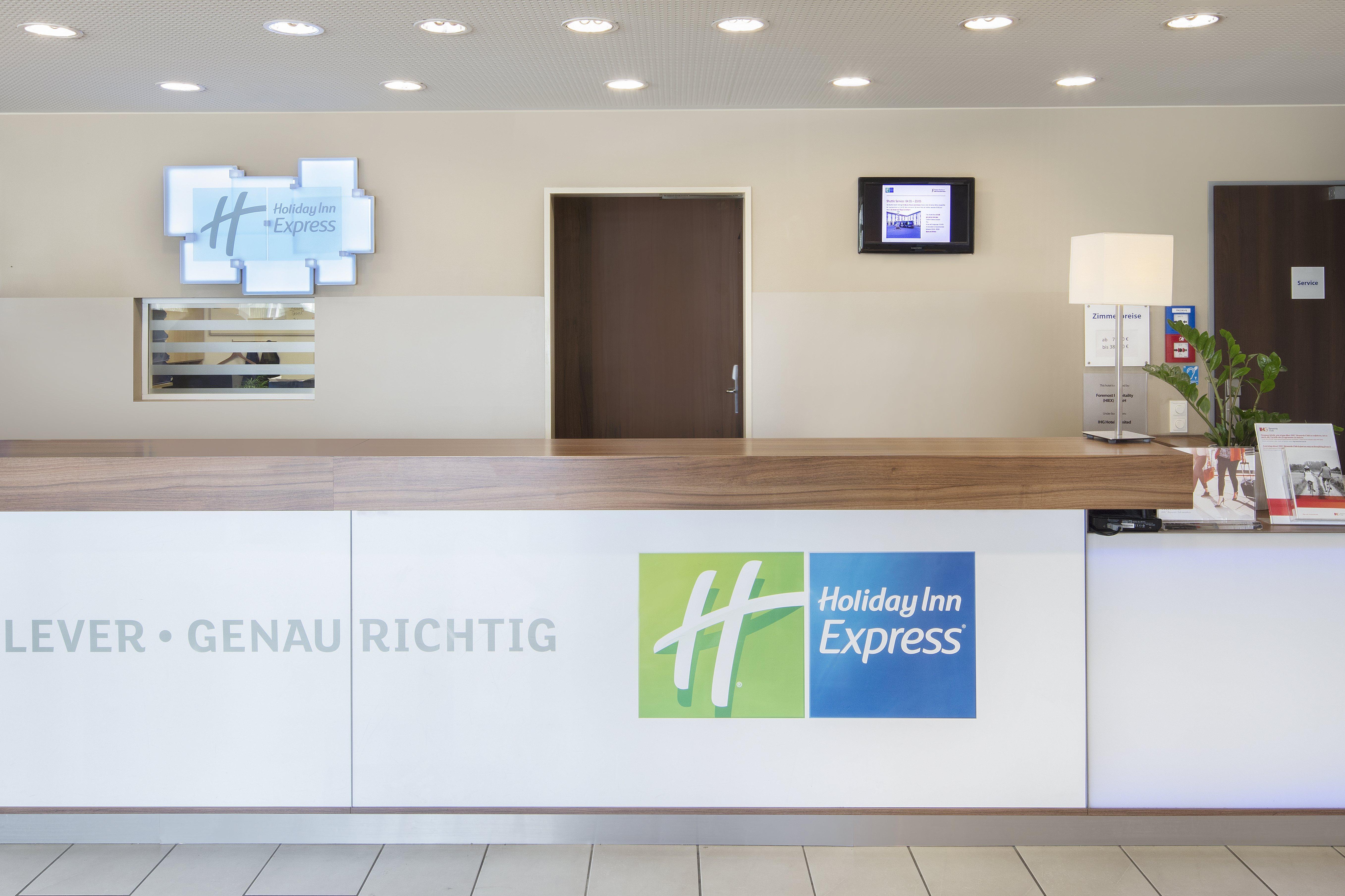 Holiday Inn Express Munich Airport Oberding Exterior photo