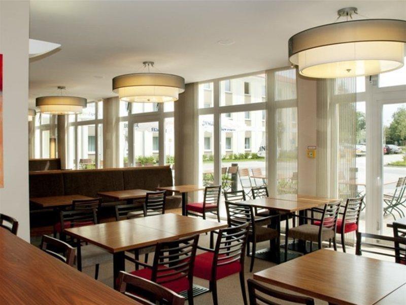 Holiday Inn Express Munich Airport Oberding Exterior photo