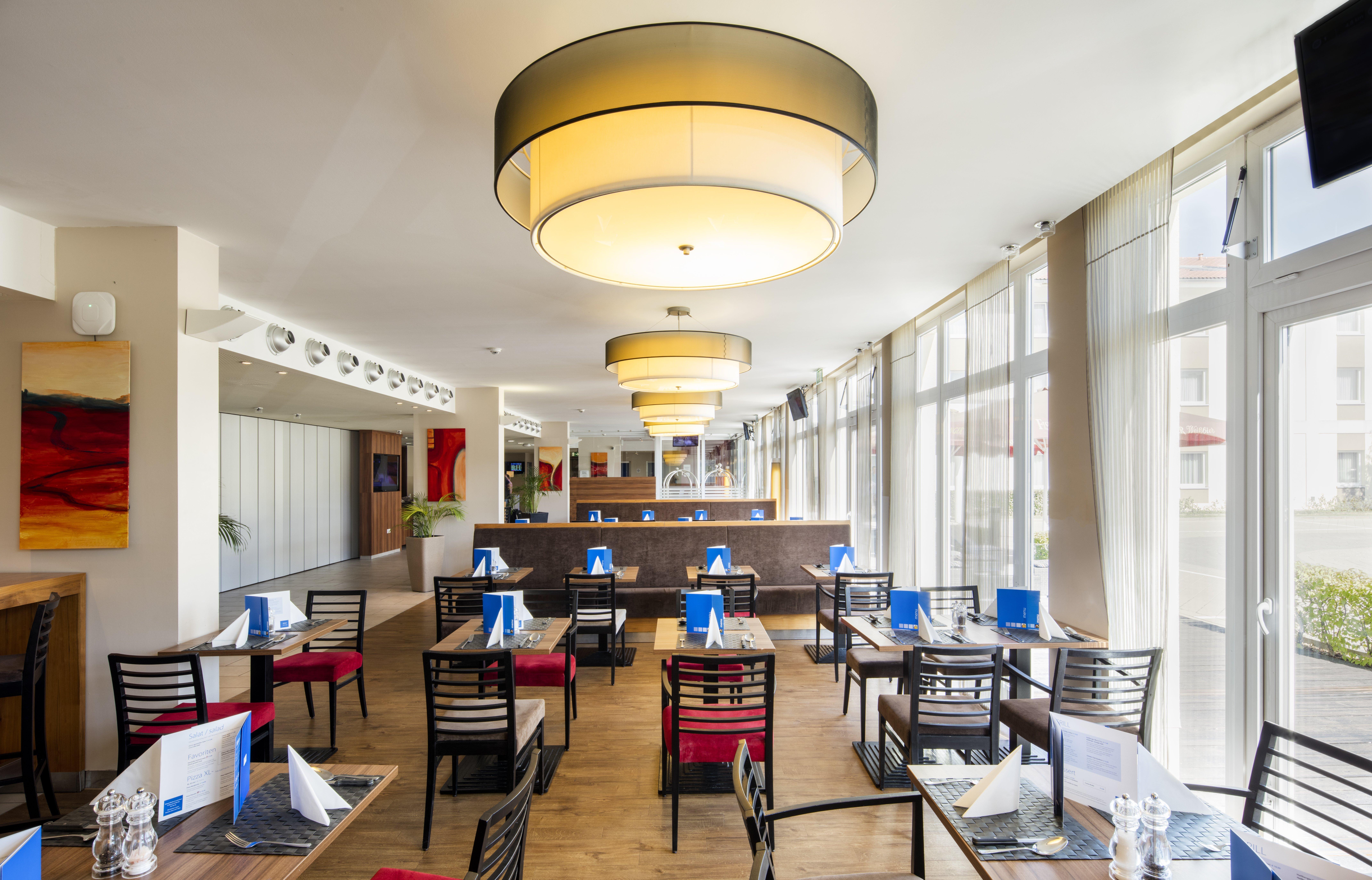 Holiday Inn Express Munich Airport Oberding Exterior photo