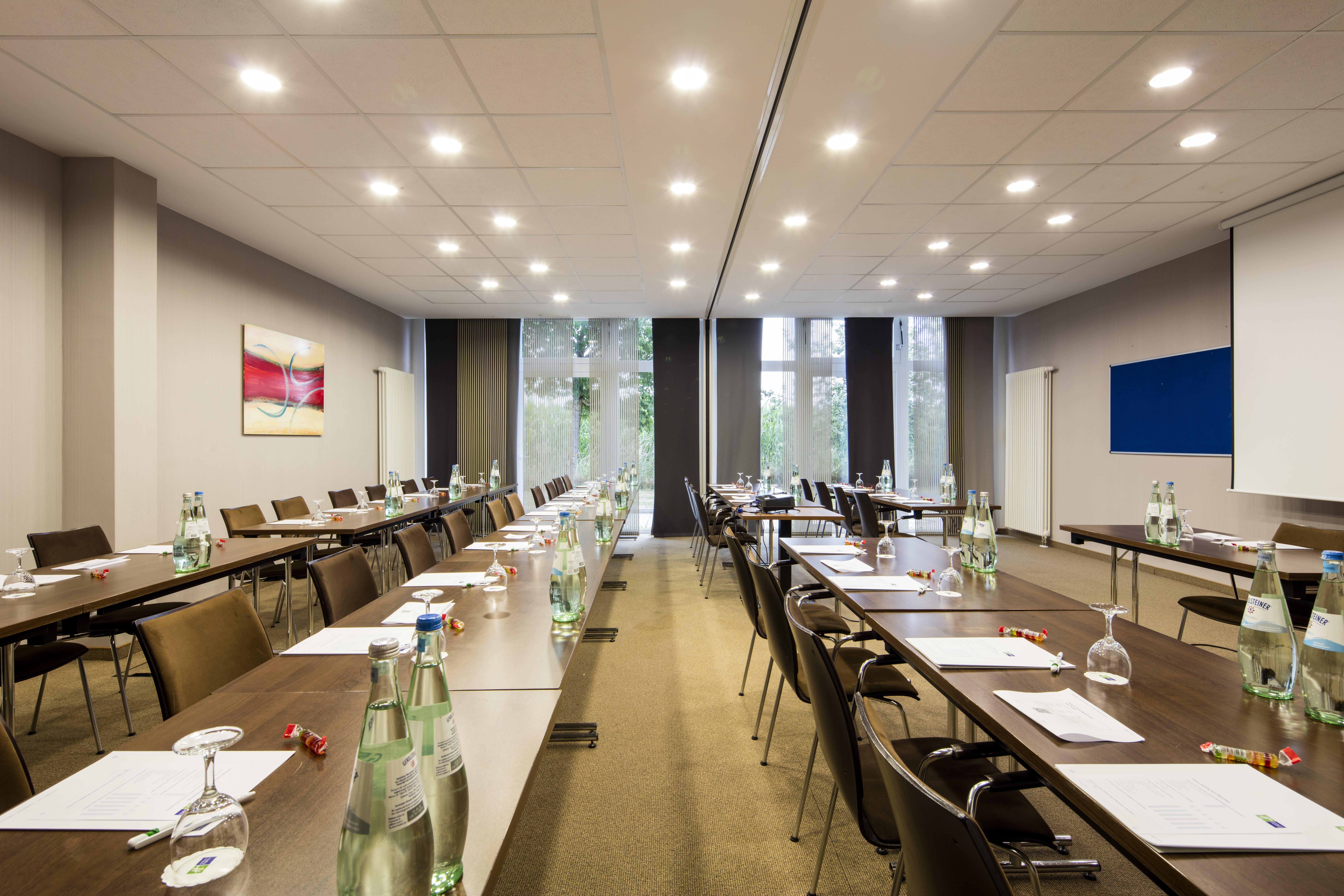 Holiday Inn Express Munich Airport Oberding Exterior photo